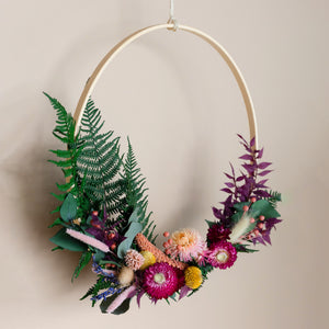 Frida Rattan Loop mit Trockenblumen bunt