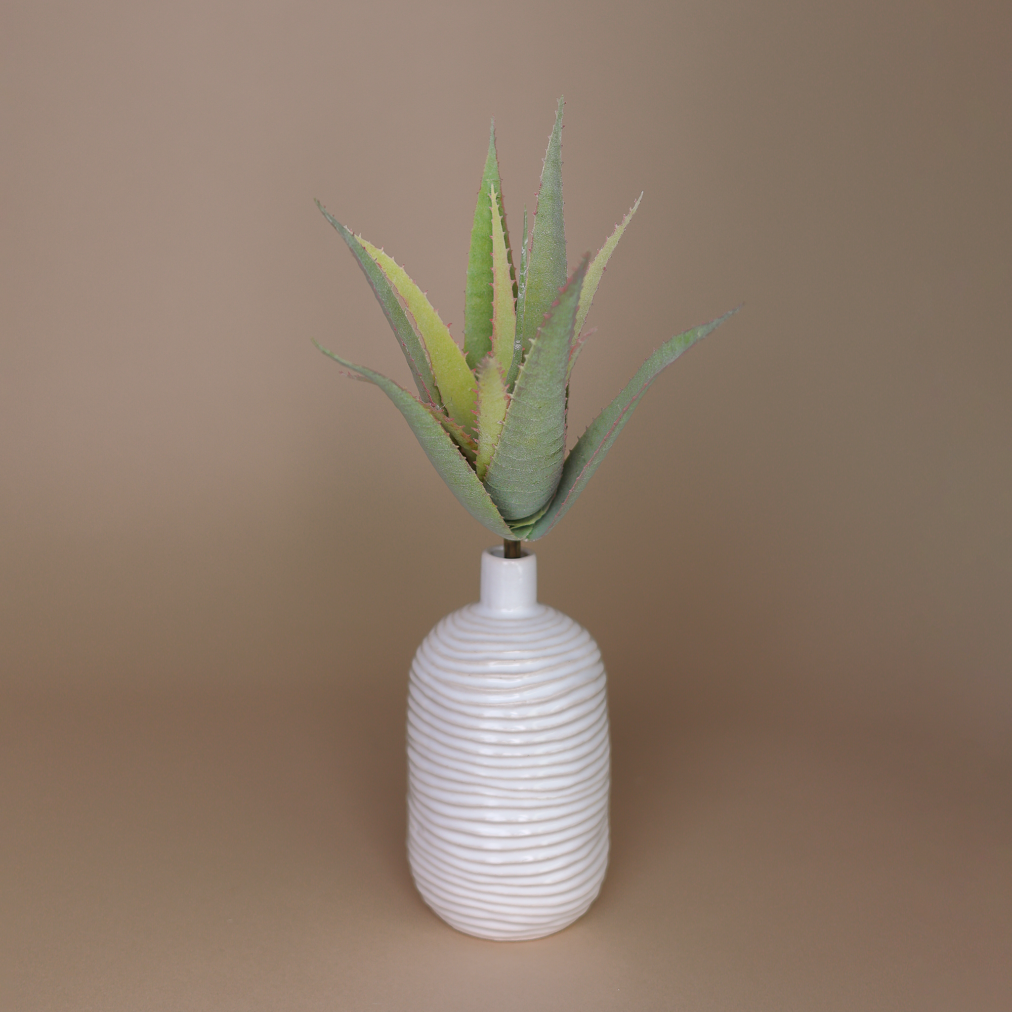 Max Set Aloe Kunstblüte & Max Vase Keramik Stoneware glasiert cremewei –  Felipa Design